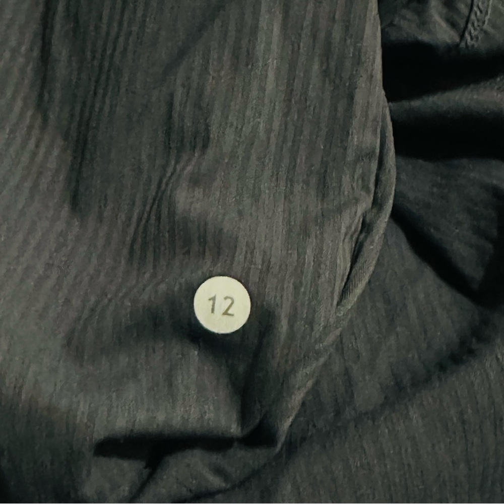 Lululemon Drawstring Cuffed Hem Athletic Shorts - image 4